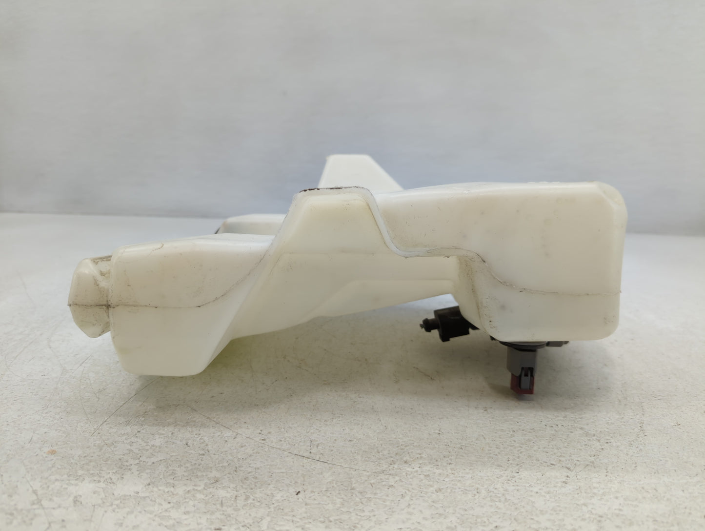 2015-2019 Ford Escape Windshield Washer Fluid Reservoir Bottle Oem - Oemusedautoparts1.com