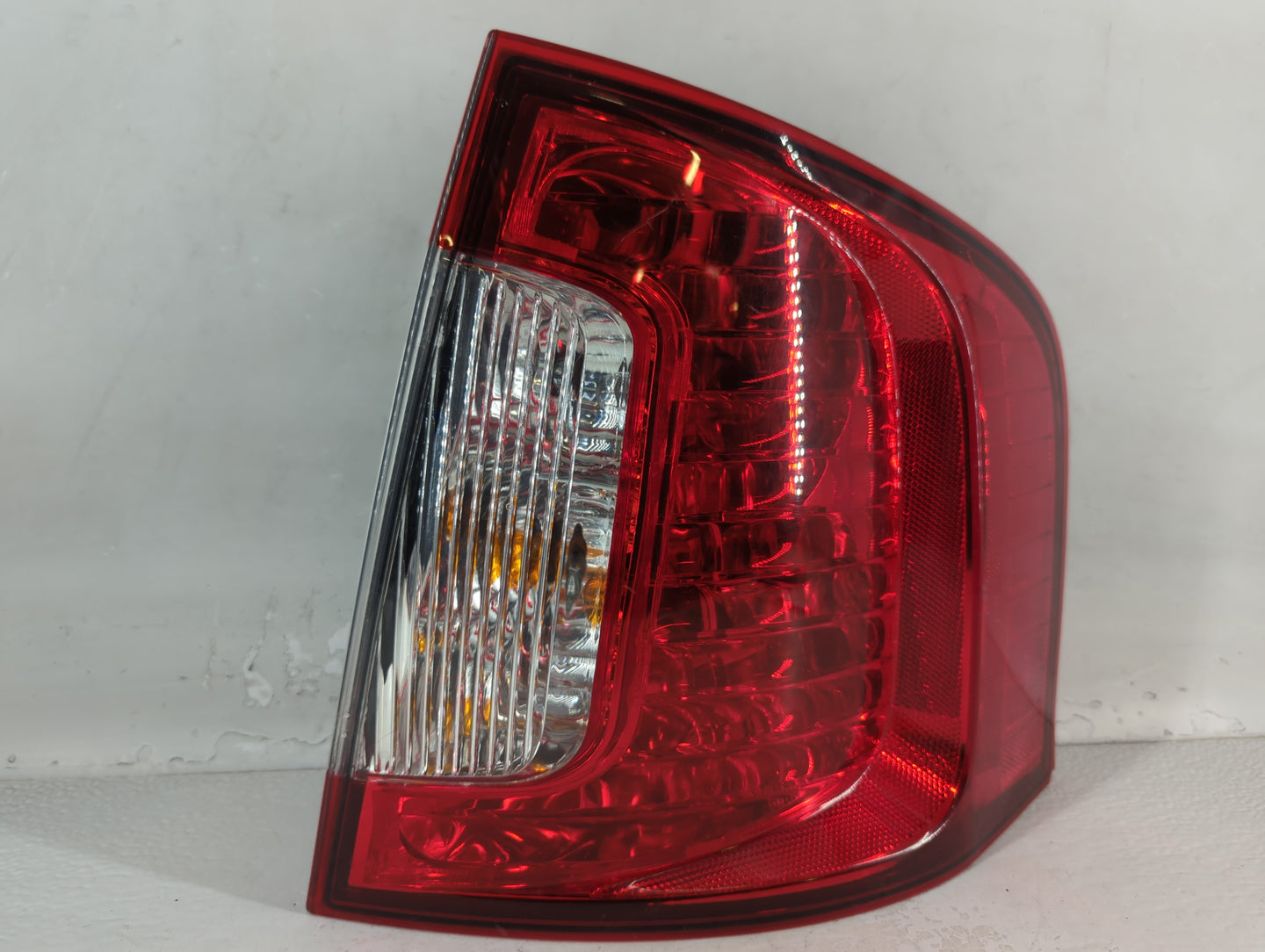 2017-2018 Ford Escape Tail Light Assembly Passenger Right OEM P/N:BT43-13B504-AE Fits Fits 2017 2018 OEM Used Auto Parts - O