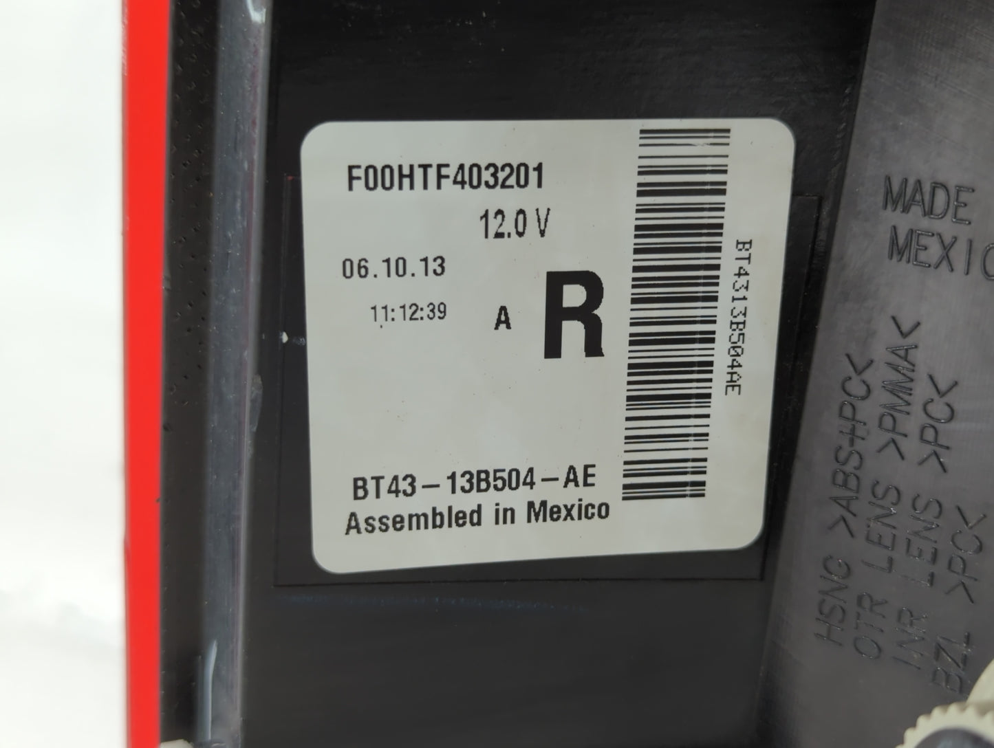 2017-2018 Ford Escape Tail Light Assembly Passenger Right OEM P/N:BT43-13B504-AE Fits Fits 2017 2018 OEM Used Auto Parts - O