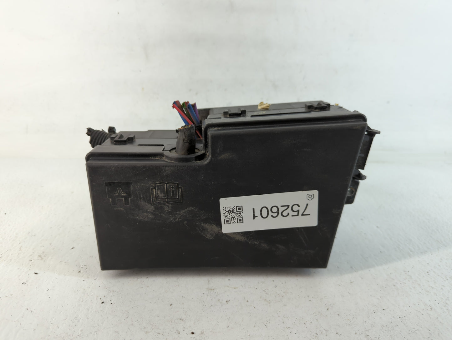 2017 Ford Escape Fusebox Fuse Box Panel Relay Module P/N:AV6T-14A067-AD E02345500 Fits OEM Used Auto Parts - Oemusedautopart