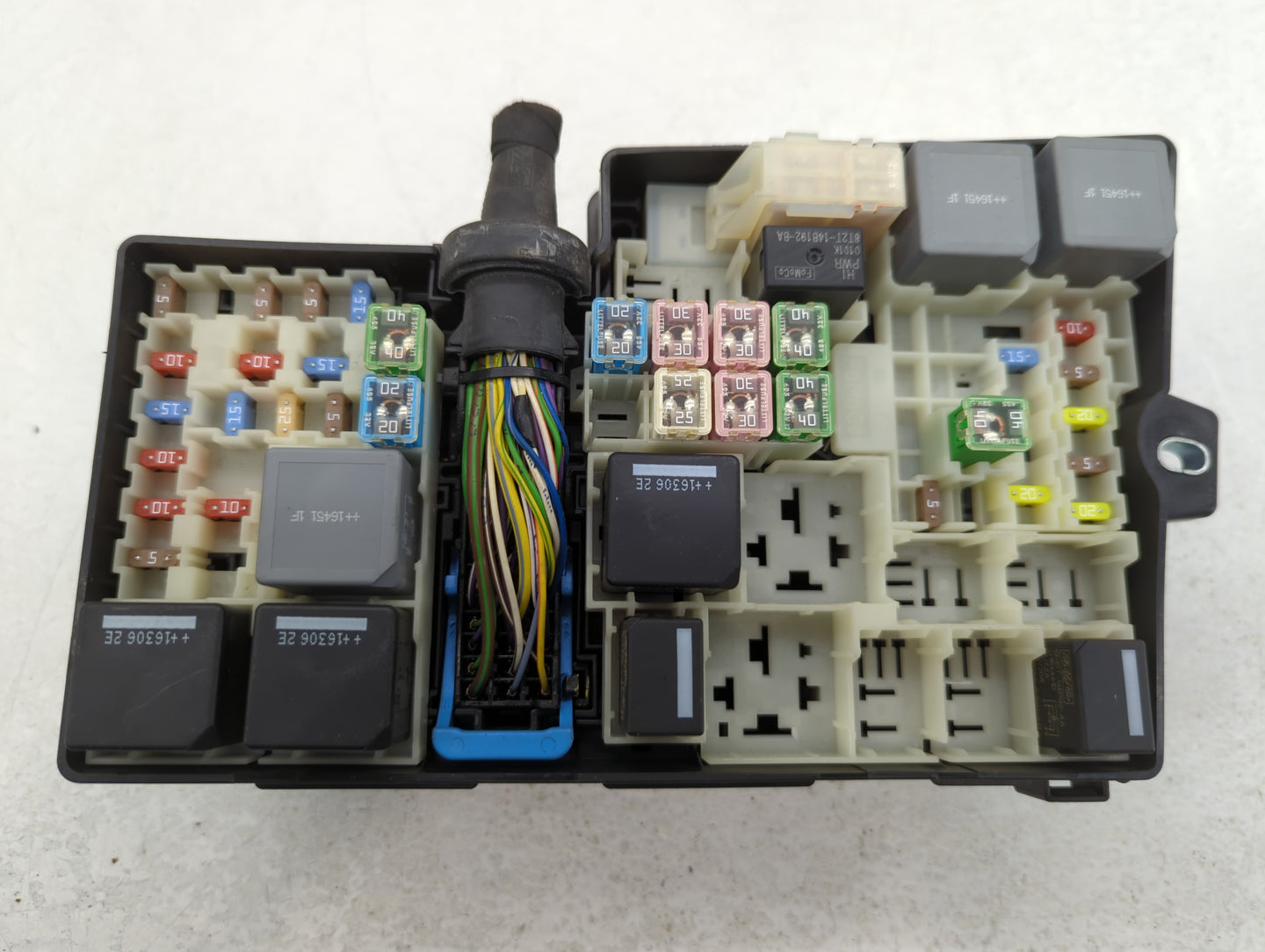 2017 Ford Escape Fusebox Fuse Box Panel Relay Module P/N:AV6T-14A067-AD Fits OEM Used Auto Parts - Oemusedautoparts1.com