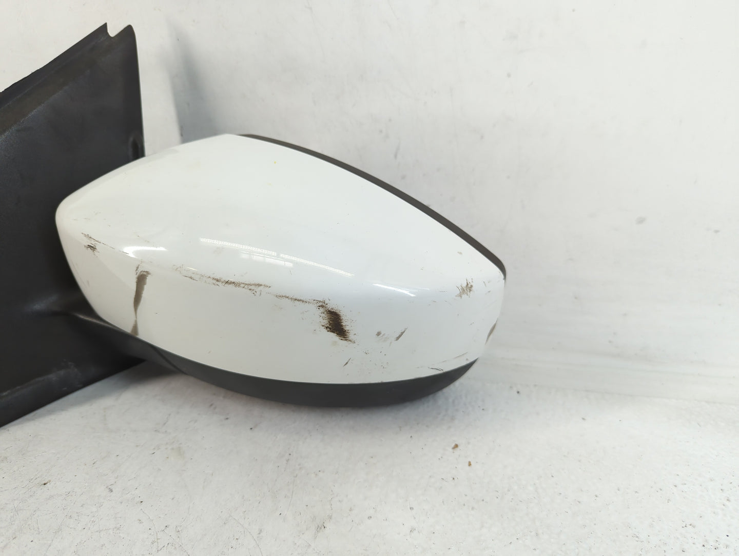 2017-2019 Ford Escape Driver Side View Mirror - Left Door Mirror OEM Used - Oemusedautoparts1.com