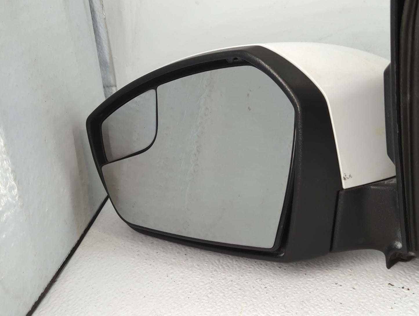 2017-2019 Ford Escape Driver Side View Mirror - Left Door Mirror OEM Used - Oemusedautoparts1.com