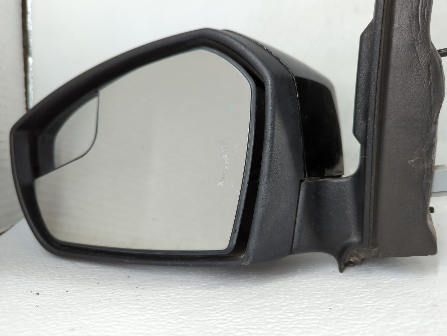 2017-2019 Ford Escape Driver Side View Mirror - Left Door Mirror OEM Used - Oemusedautoparts1.com