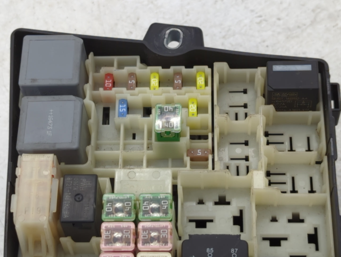 2017 Ford Escape Fusebox Fuse Box Panel Relay Module P/N:AV6T-14A142-AB Fits OEM Used Auto Parts - Oemusedautoparts1.com