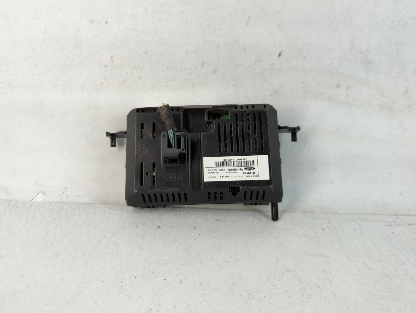 2017 Ford Escape Radio AM FM Cd Player Receiver Replacement P/N:HJ5T-18B955-RA Fits OEM Used Auto Parts - Oemusedautoparts1.