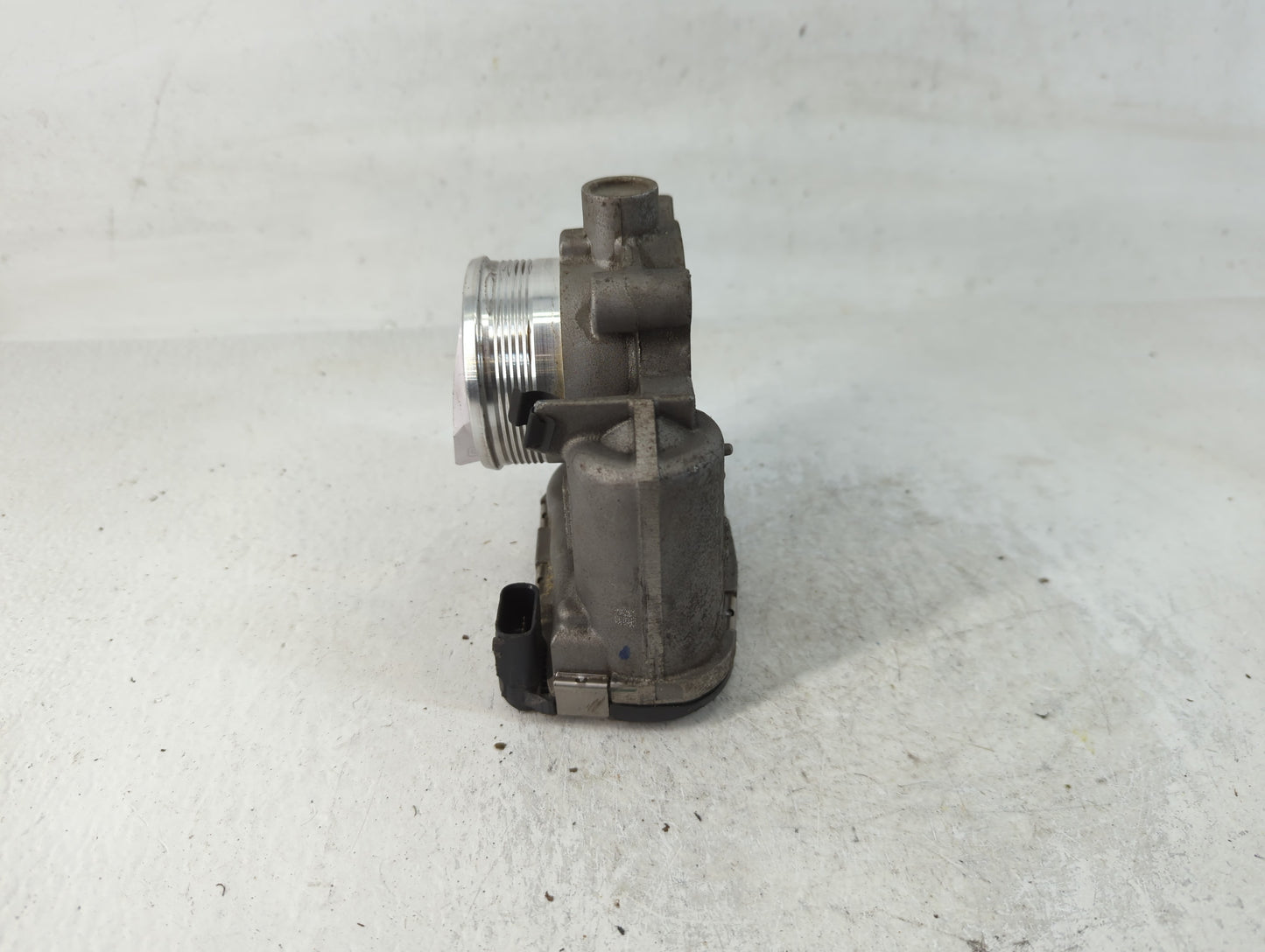 2017-2019 Ford Escape Throttle Body P/N:DS7E-9F991-BB Fits Fits 2014 2015 2016 2017 2018 2019 2020 2021 2022 OEM Used Auto P