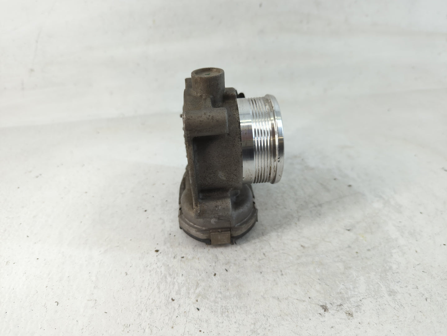 2017-2019 Ford Escape Throttle Body P/N:DS7E-9F991-BB Fits Fits 2014 2015 2016 2017 2018 2019 2020 2021 2022 OEM Used Auto P