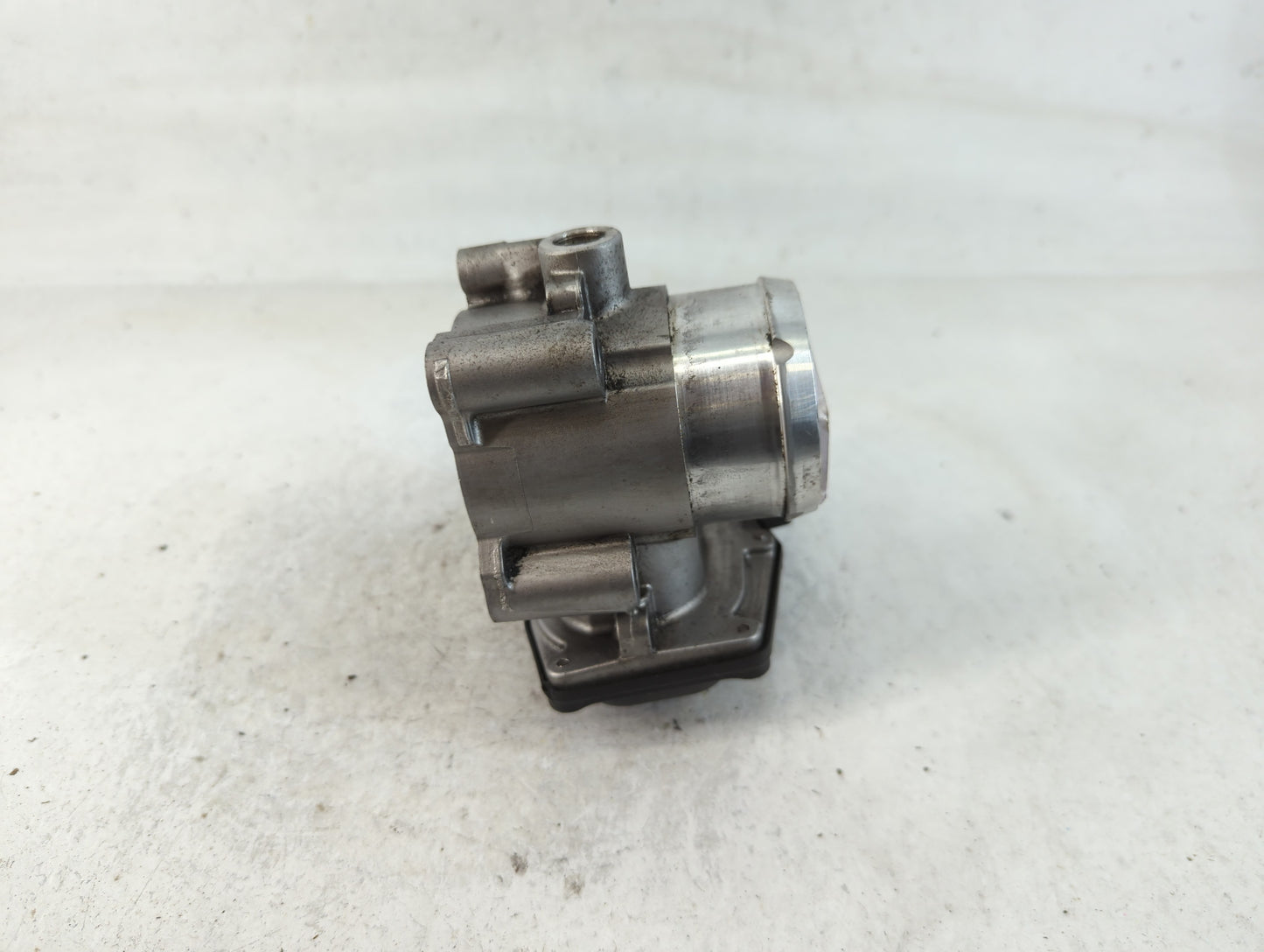 2017-2019 Ford Escape Throttle Body P/N:B16 327 4389 DS7G-9F991-BB Fits Fits 2014 2015 2016 2017 2018 2019 2020 OEM Used Aut