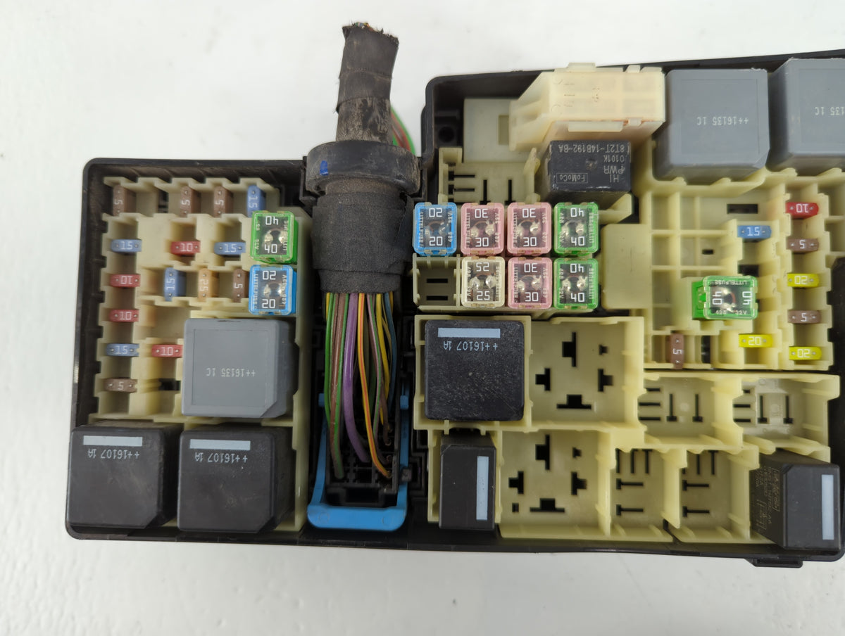 2017 Ford Escape Fusebox Fuse Box Panel Relay Module P/N:AV6T-14A142-AB E00027328 Fits OEM Used Auto Parts - Oemusedautopart