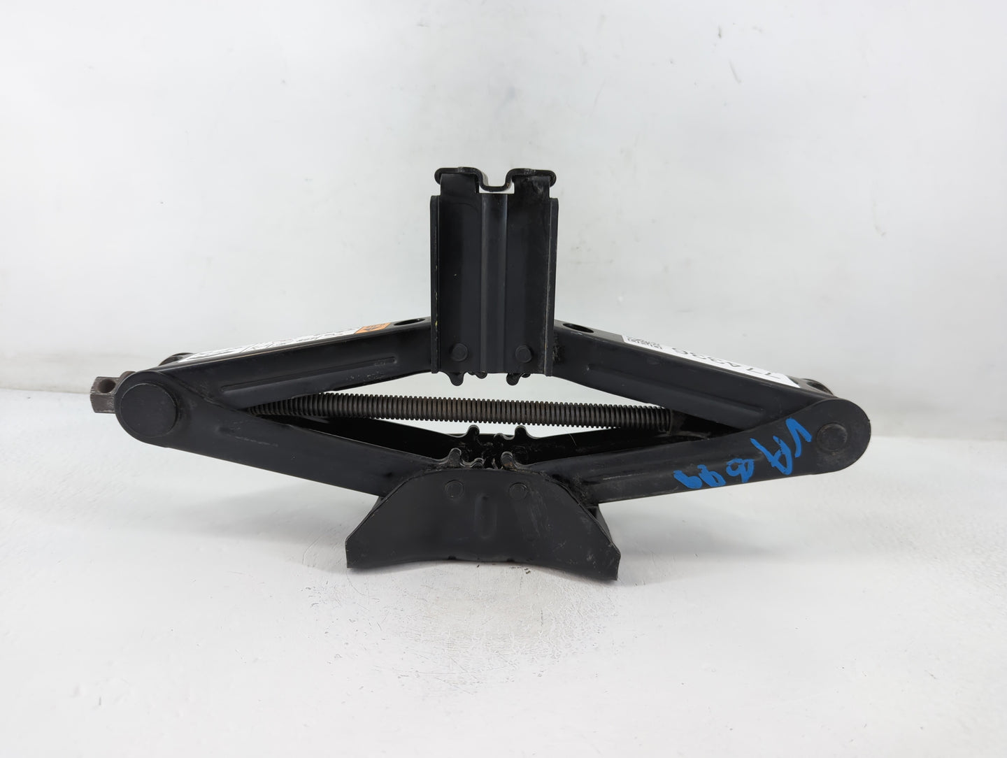 2017 Ford Escape Spare Scissor Car Jack - Oemusedautoparts1.com