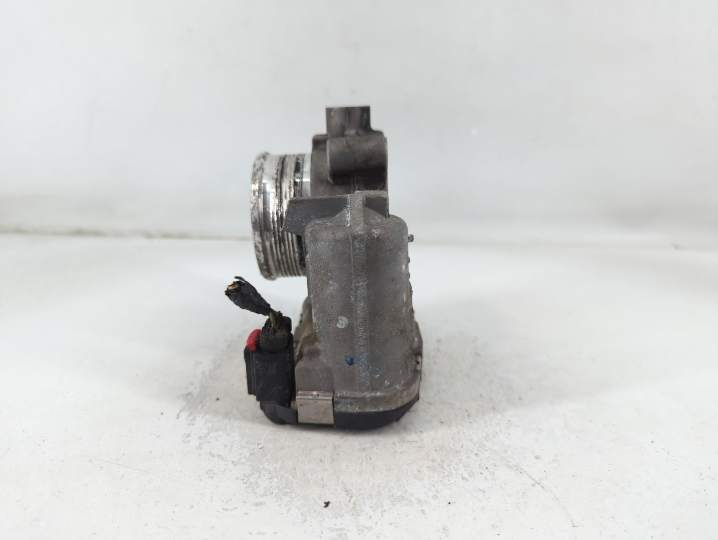 2017-2019 Ford Escape Throttle Body P/N:DS7E-9F991-BB Fits Fits 2014 2015 2016 2017 2018 2019 2020 2021 2022 OEM Used Auto P