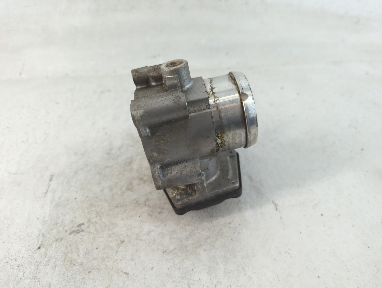 2017-2019 Ford Escape Throttle Body P/N:DS7G-9F991-BB Fits Fits 2014 2015 2016 2017 2018 2019 2020 OEM Used Auto Parts - Oem
