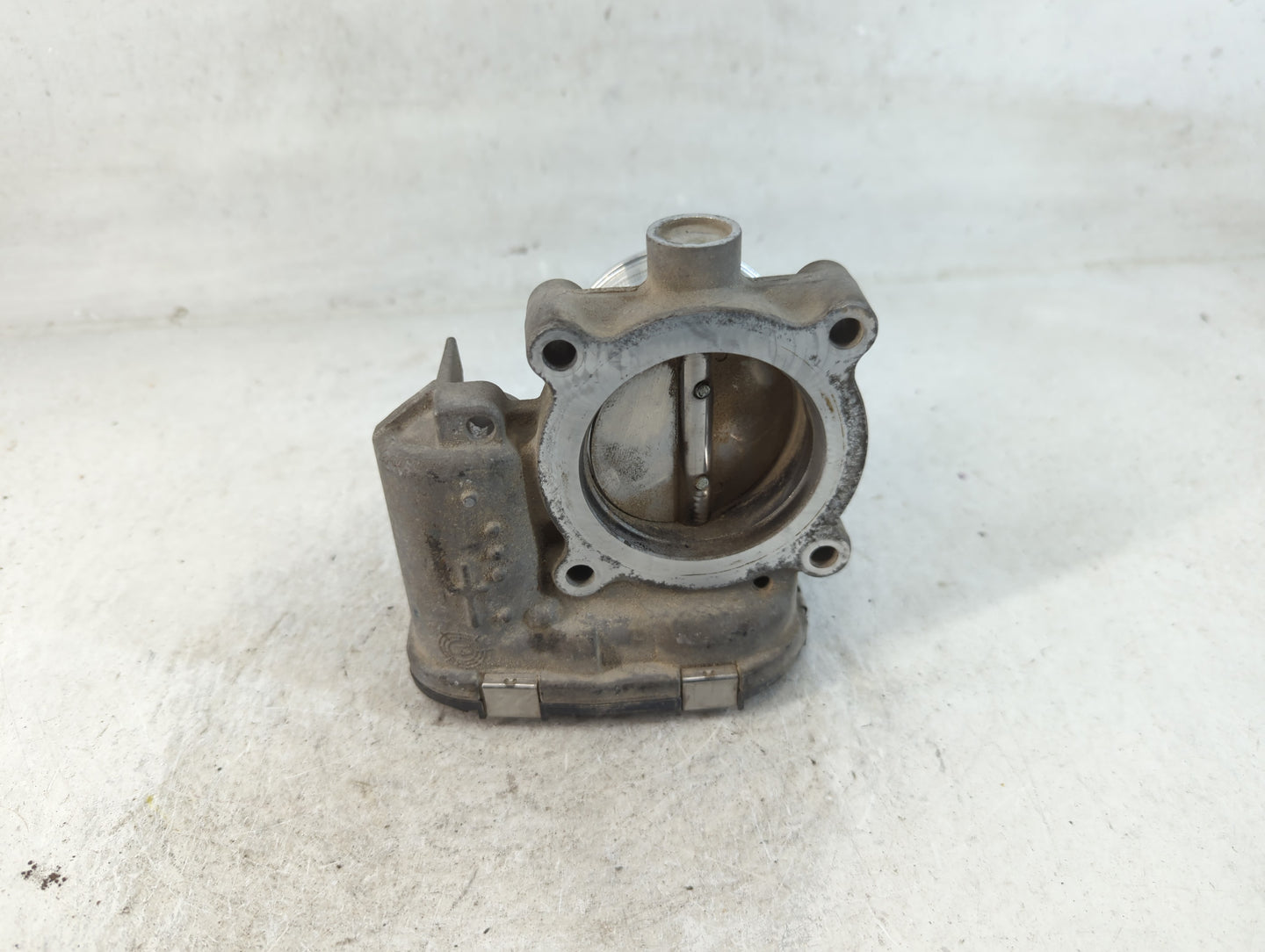 2017-2019 Ford Escape Throttle Body P/N:DS7E-9F991-BB Fits Fits 2014 2015 2016 2017 2018 2019 2020 2021 2022 OEM Used Auto P