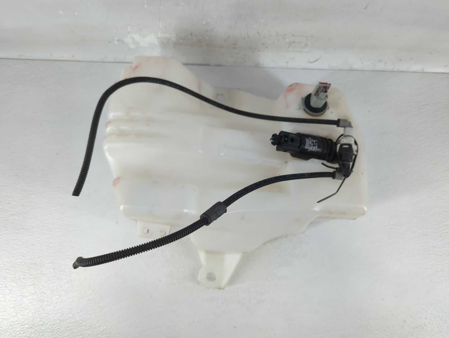 2015-2019 Ford Escape Windshield Washer Fluid Reservoir Bottle Oem - Oemusedautoparts1.com