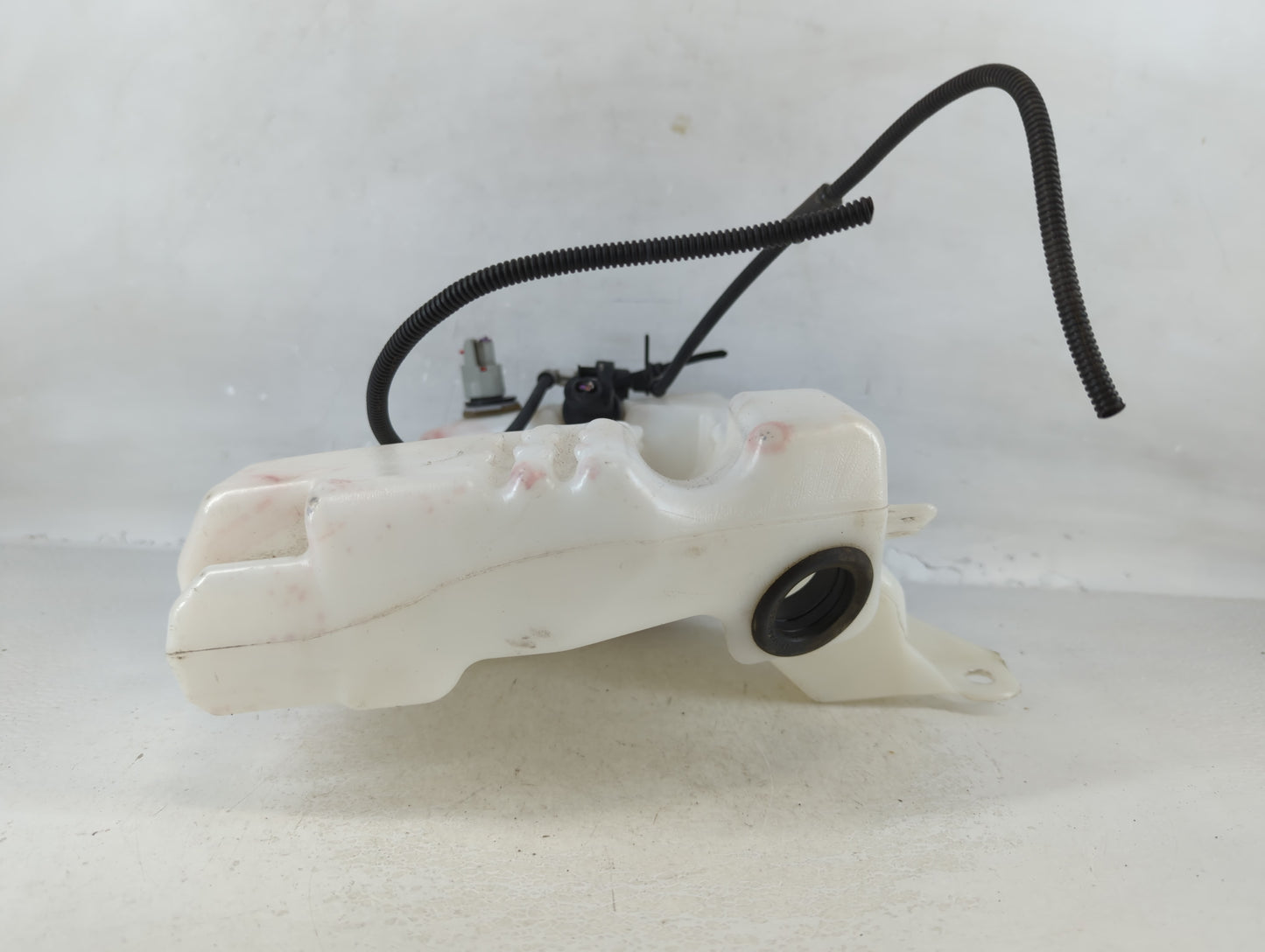 2015-2019 Ford Escape Windshield Washer Fluid Reservoir Bottle Oem - Oemusedautoparts1.com