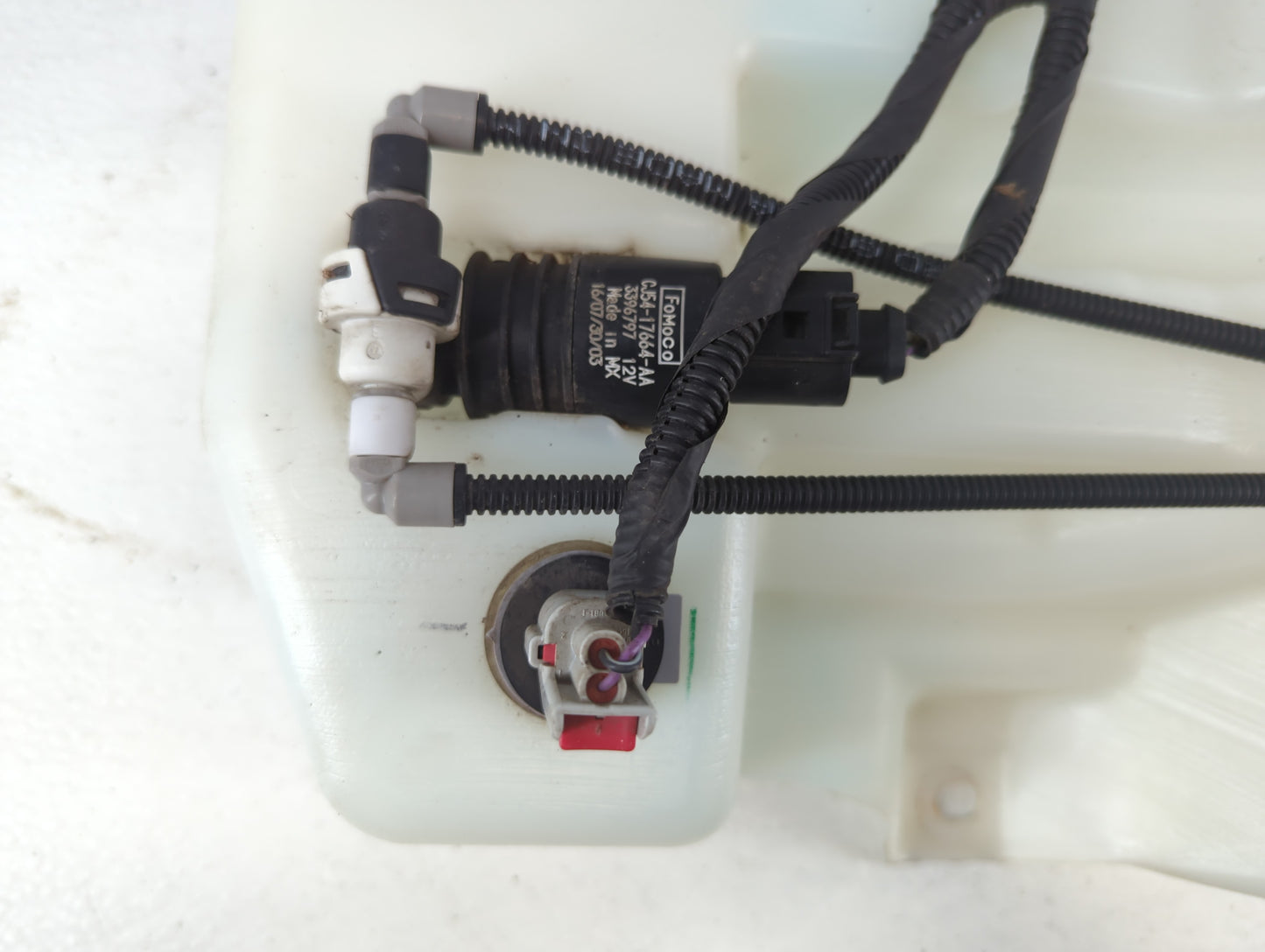 2015-2019 Ford Escape Windshield Washer Fluid Reservoir Bottle Oem - Oemusedautoparts1.com