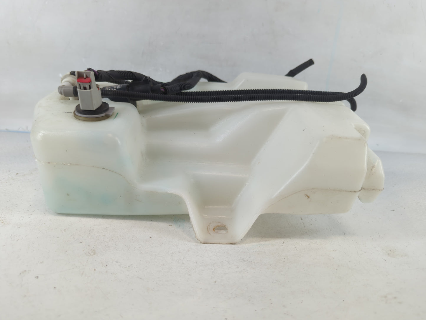 2015-2019 Ford Escape Windshield Washer Fluid Reservoir Bottle Oem - Oemusedautoparts1.com