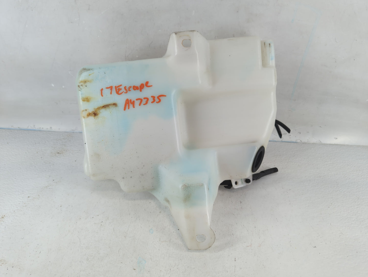 2015-2019 Ford Escape Windshield Washer Fluid Reservoir Bottle Oem - Oemusedautoparts1.com