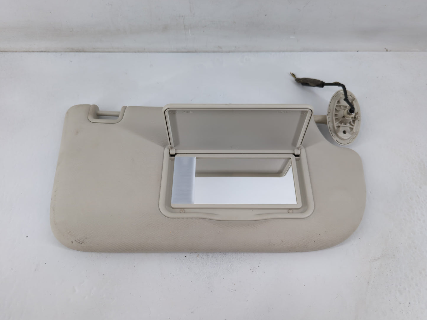 2013-2019 Ford Escape Sun Visor Shade Replacement Passenger Right Mirror Fits Fits 2013 2014 2015 2016 2017 2018 2019 OEM Us