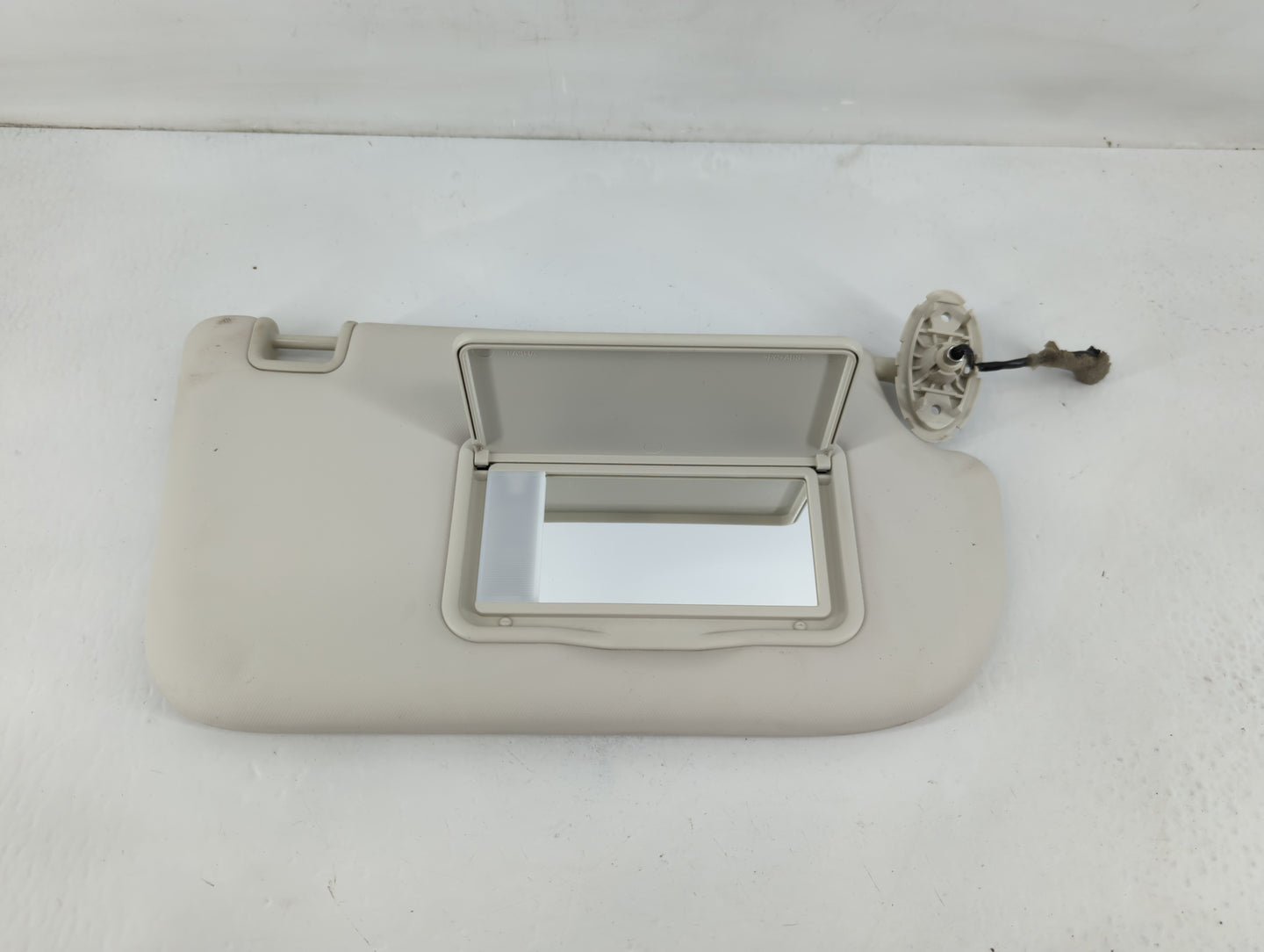 2013-2019 Ford Escape Sun Visor Shade Replacement Passenger Right Mirror Fits Fits 2013 2014 2015 2016 2017 2018 2019 OEM Us