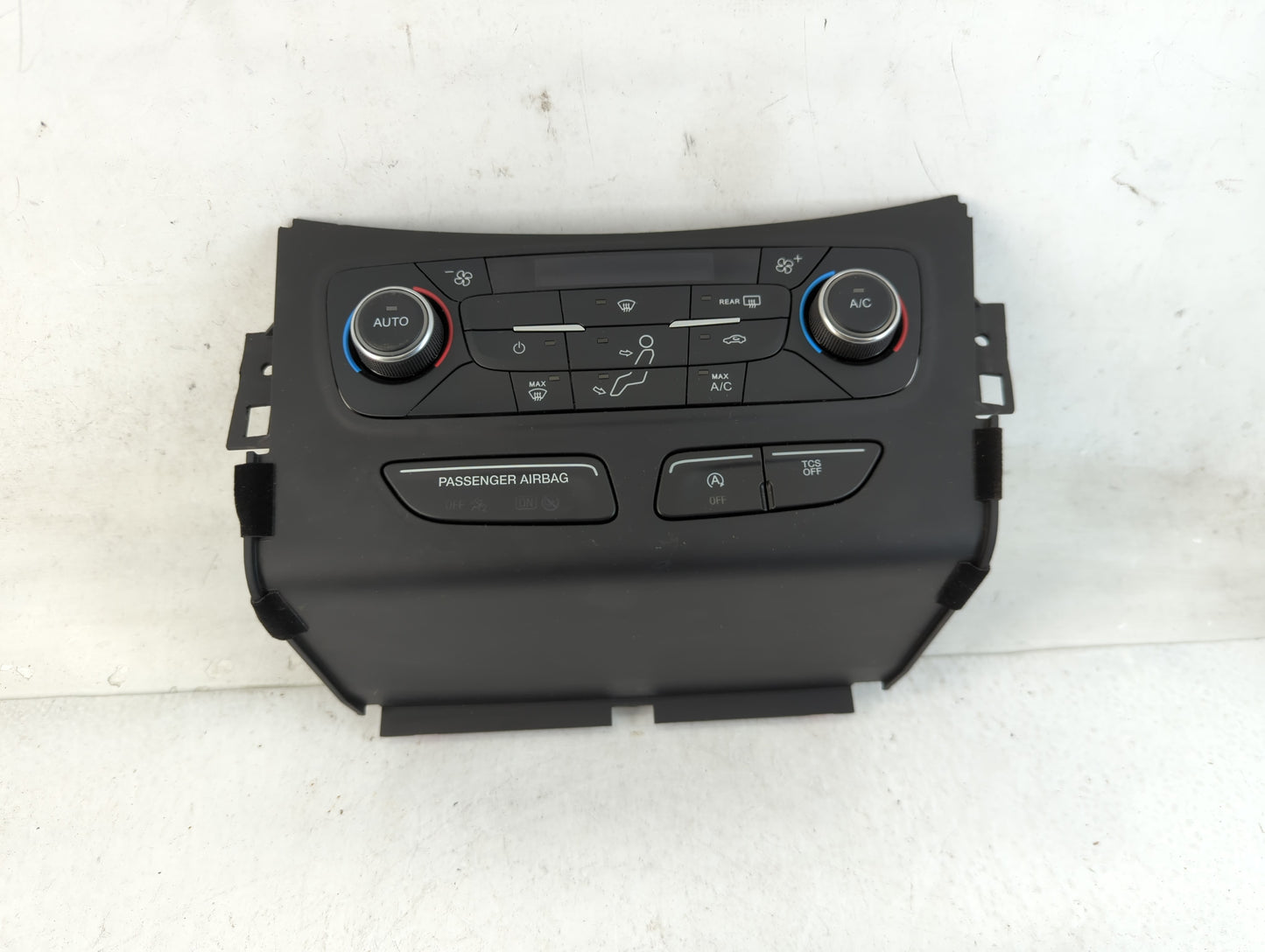 2017 Ford Escape Climate Control Module Temperature AC/Heater Replacement P/N:GJ5T-18C612-EA Fits OEM Used Auto Parts - Oemu