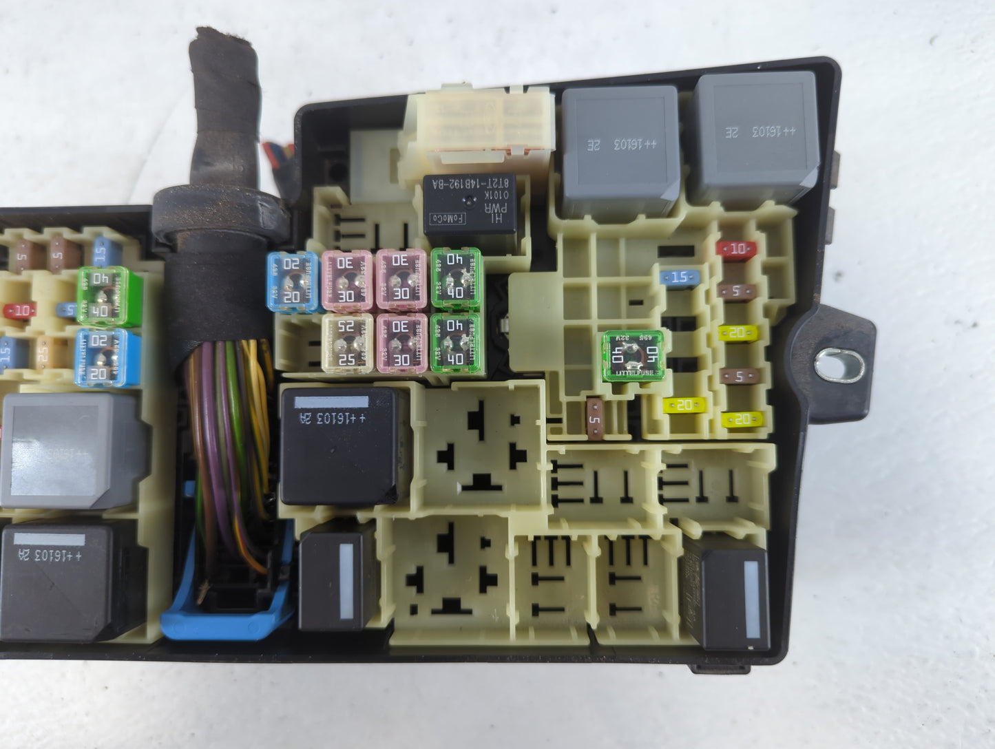 2017 Ford Escape Fusebox Fuse Box Panel Relay Module P/N:E02345500 AV6T-14A067-AD Fits OEM Used Auto Parts - Oemusedautopart