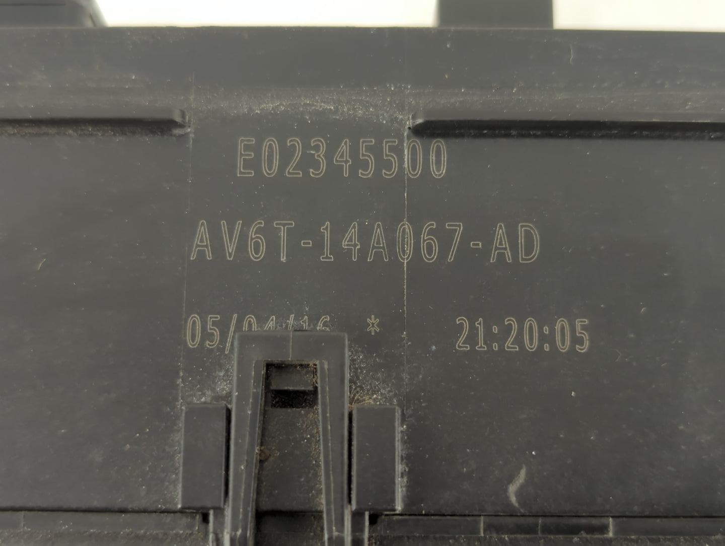2017 Ford Escape Fusebox Fuse Box Panel Relay Module P/N:E02345500 AV6T-14A067-AD Fits OEM Used Auto Parts - Oemusedautopart