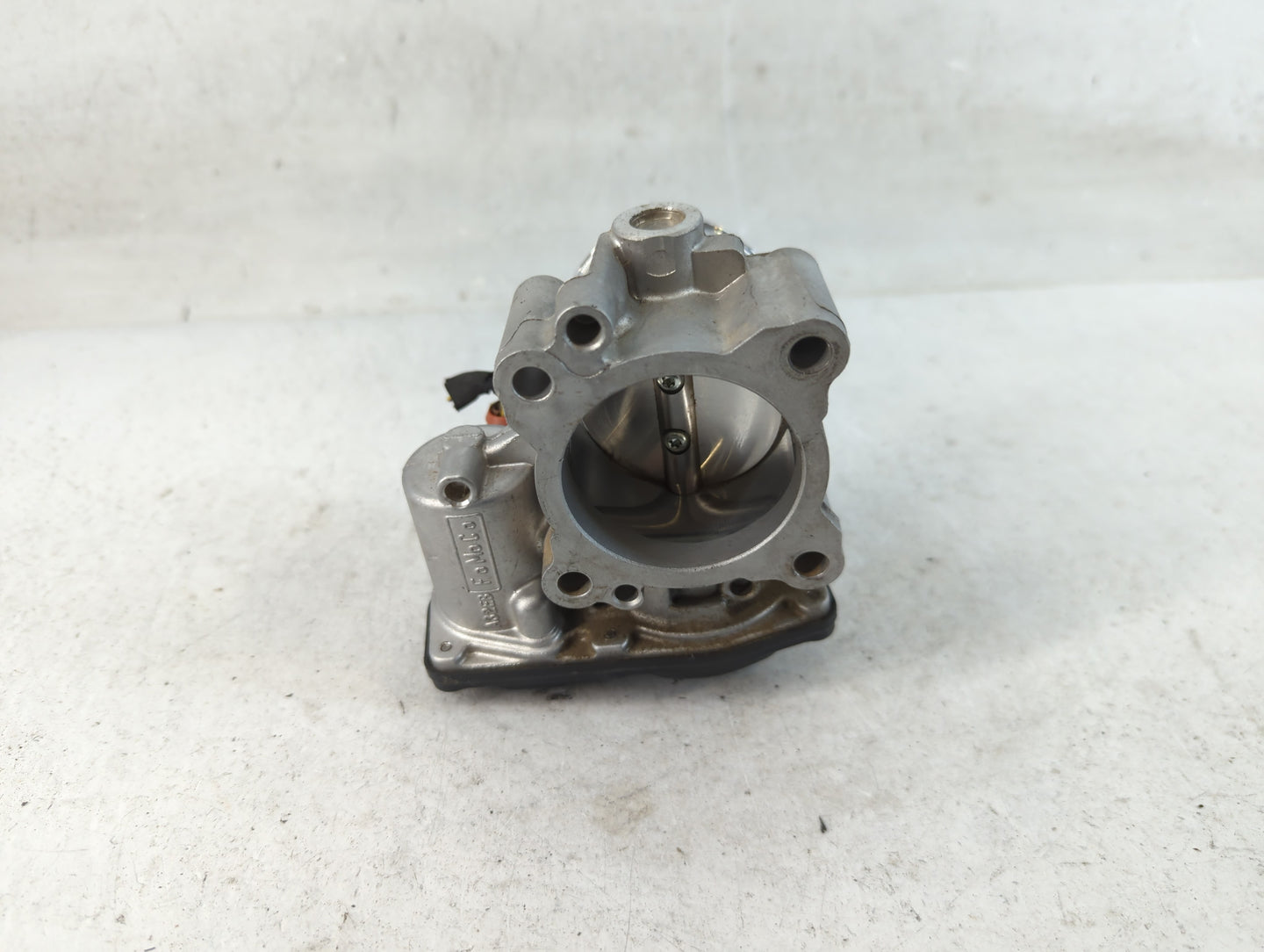 2017-2019 Ford Escape Throttle Body P/N:DS7G-9F991-BB B16 298 4222 Fits Fits 2014 2015 2016 2017 2018 2019 2020 OEM Used Aut