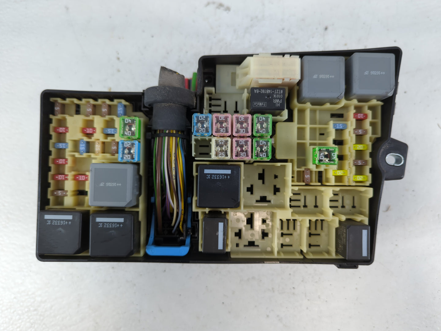 2017 Ford Escape Fusebox Fuse Box Panel Relay Module P/N:AV6T-14A067-AD Fits OEM Used Auto Parts - Oemusedautoparts1.com