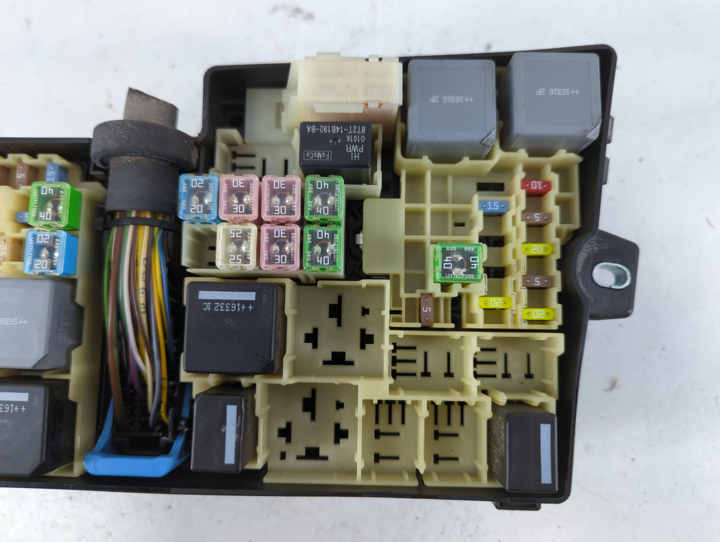 2017 Ford Escape Fusebox Fuse Box Panel Relay Module P/N:AV6T-14A067-AD Fits OEM Used Auto Parts - Oemusedautoparts1.com