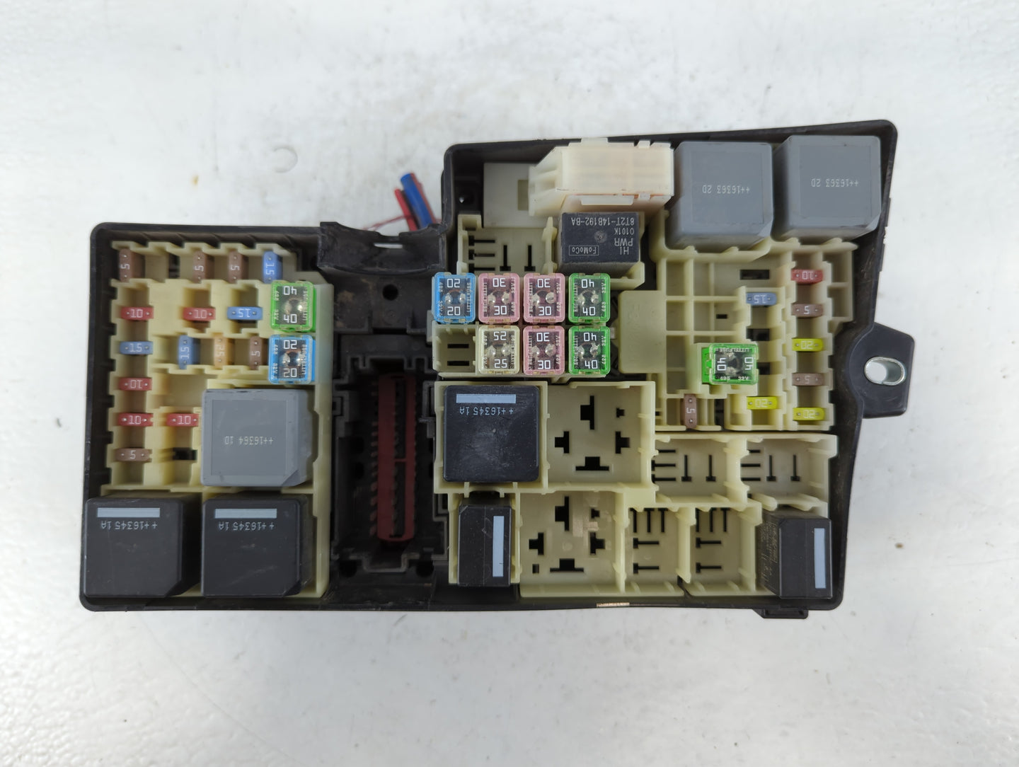 2017 Ford Escape Fusebox Fuse Box Panel Relay Module P/N:AV6T-14A142-AB Fits OEM Used Auto Parts - Oemusedautoparts1.com