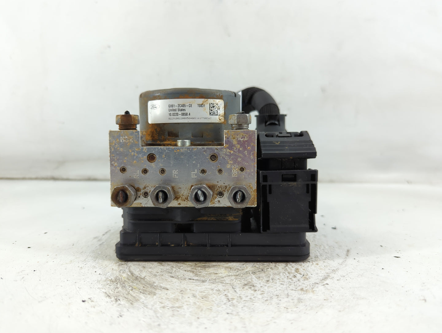 2017-2019 Ford Escape ABS Pump Control Module Replacement P/N:GV61-2C405-CE GV61-2C405-CH Fits Fits 2017 2018 2019 OEM Used 