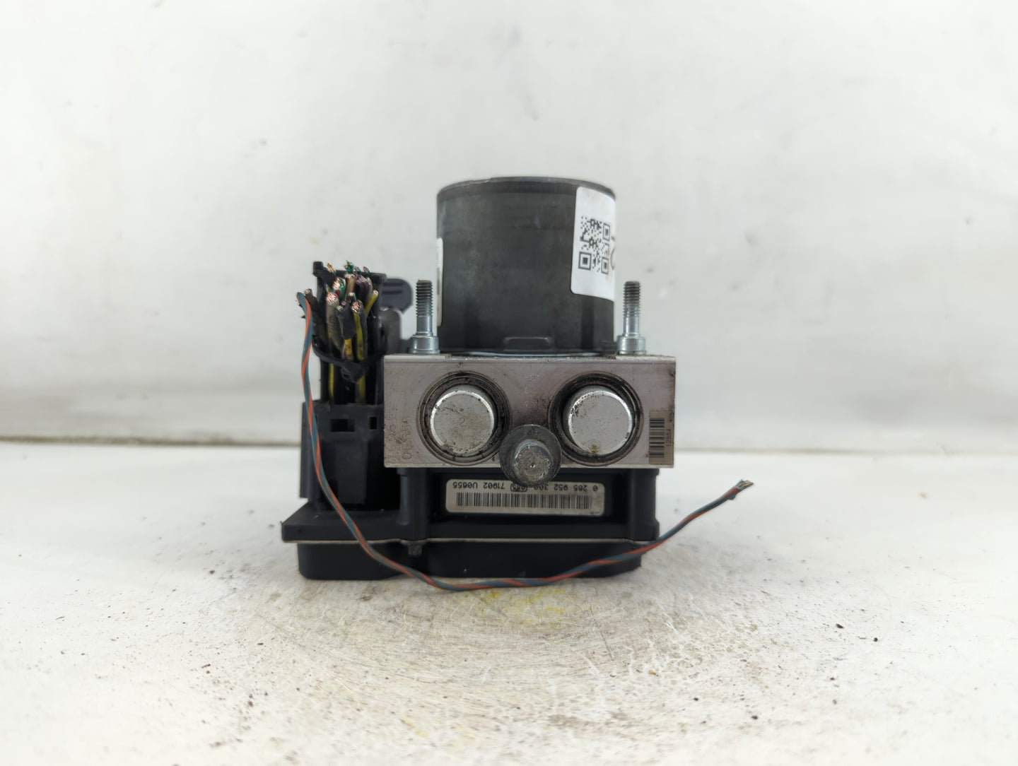 2017 Ford Expedition ABS Pump Control Module Replacement P/N:FL14-2C405-A Fits OEM Used Auto Parts - Oemusedautoparts1.com