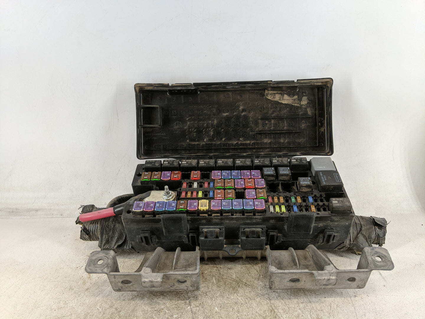 2017 Ford Expedition Fusebox Fuse Box Panel Relay Module Fits OEM Used Auto Parts - Oemusedautoparts1.com