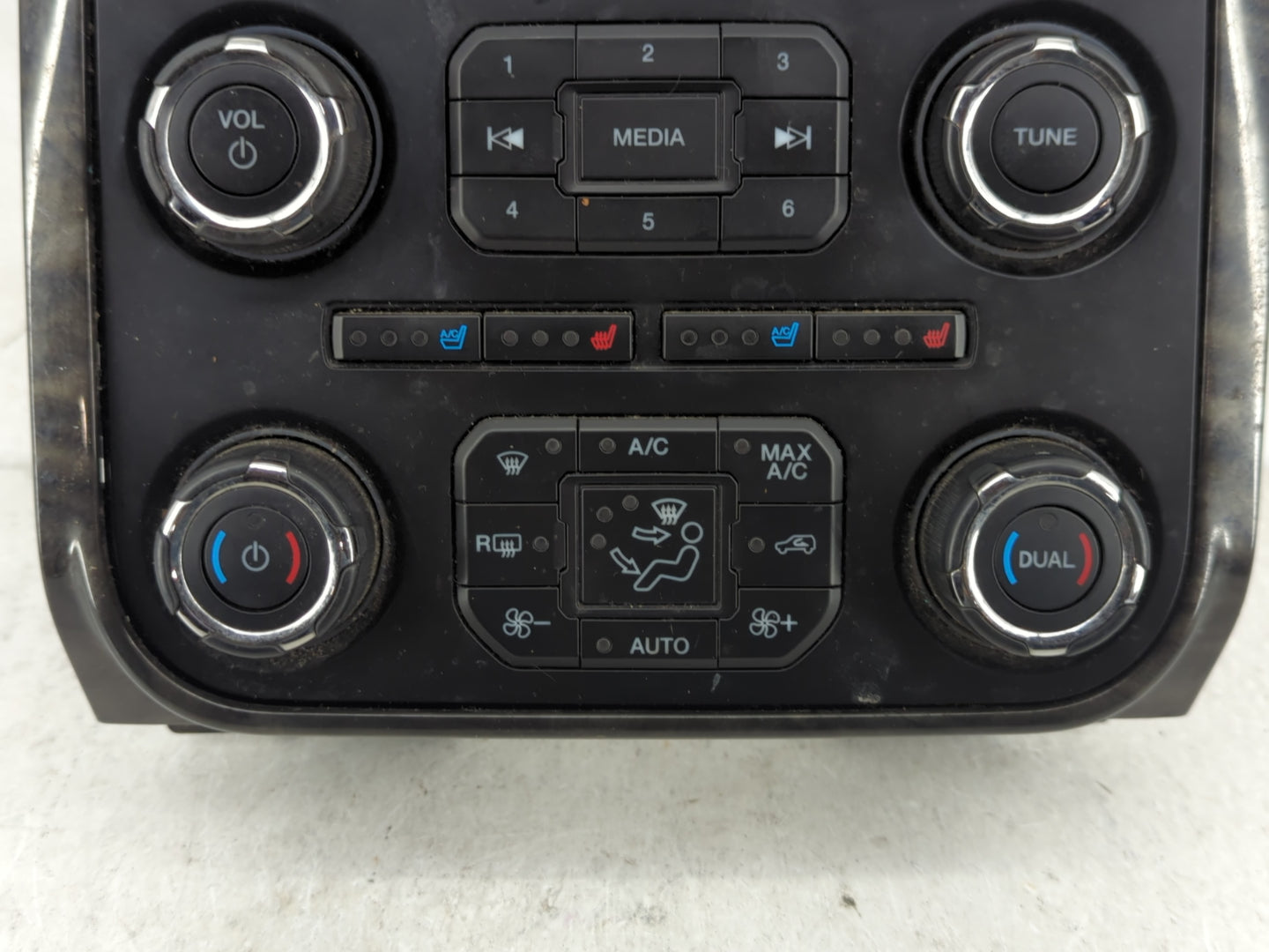 2015-2017 Ford Expedition Radio Control Panel - Oemusedautoparts1.com