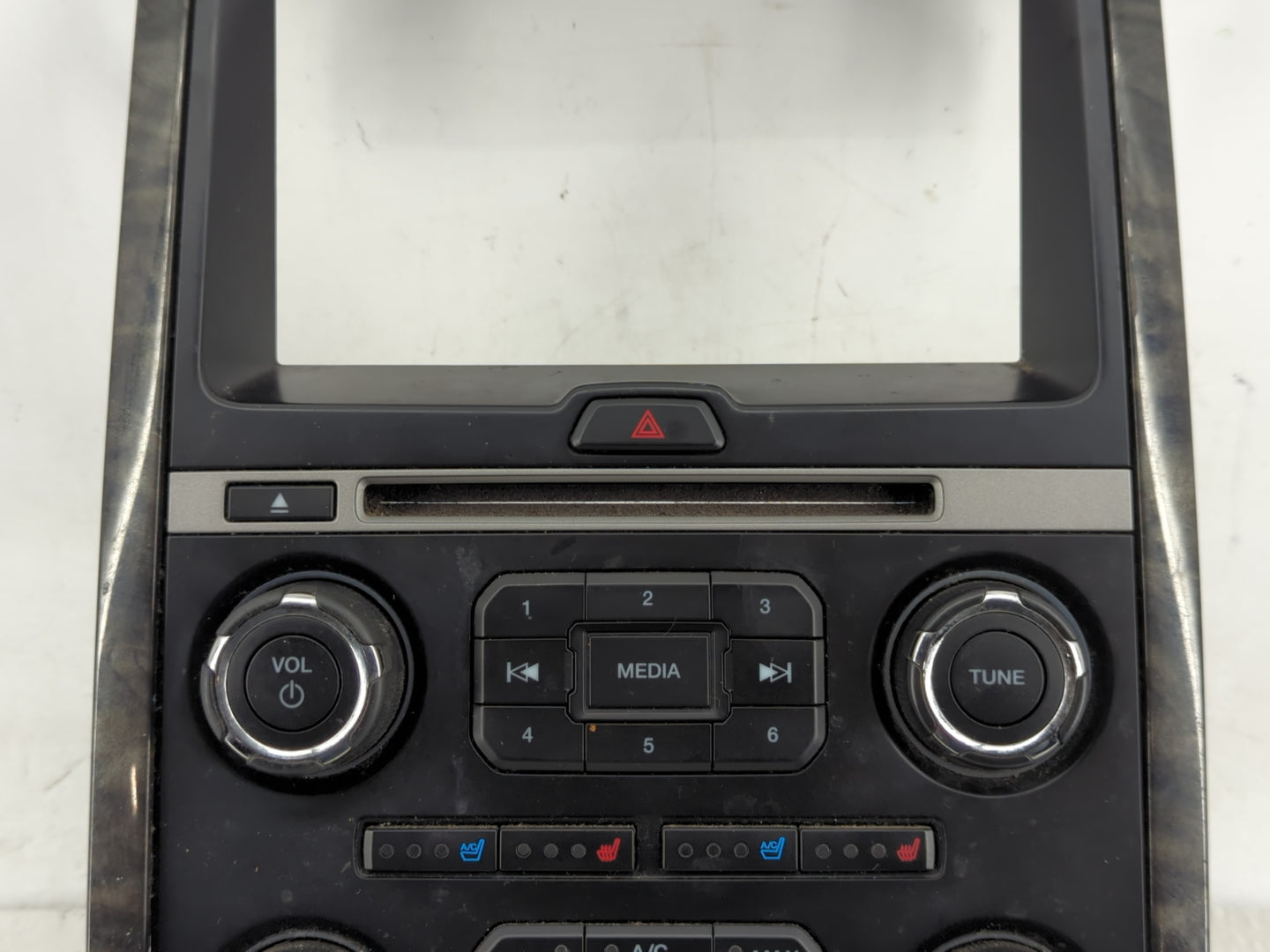 2015-2017 Ford Expedition Radio Control Panel - Oemusedautoparts1.com