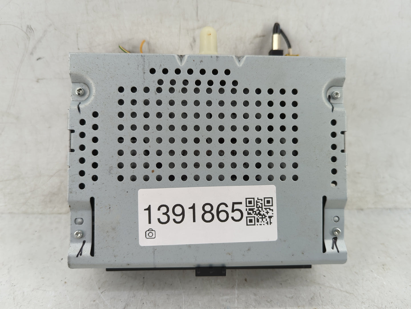 2015-2017 Ford Expedition Radio AM FM Cd Player Receiver Replacement Fits Fits 2015 2016 2017 OEM Used Auto Parts - Oemuseda