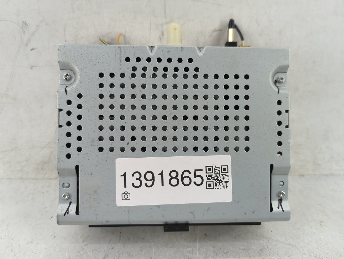 2015-2017 Ford Expedition Radio AM FM Cd Player Receiver Replacement Fits Fits 2015 2016 2017 OEM Used Auto Parts - Oemuseda