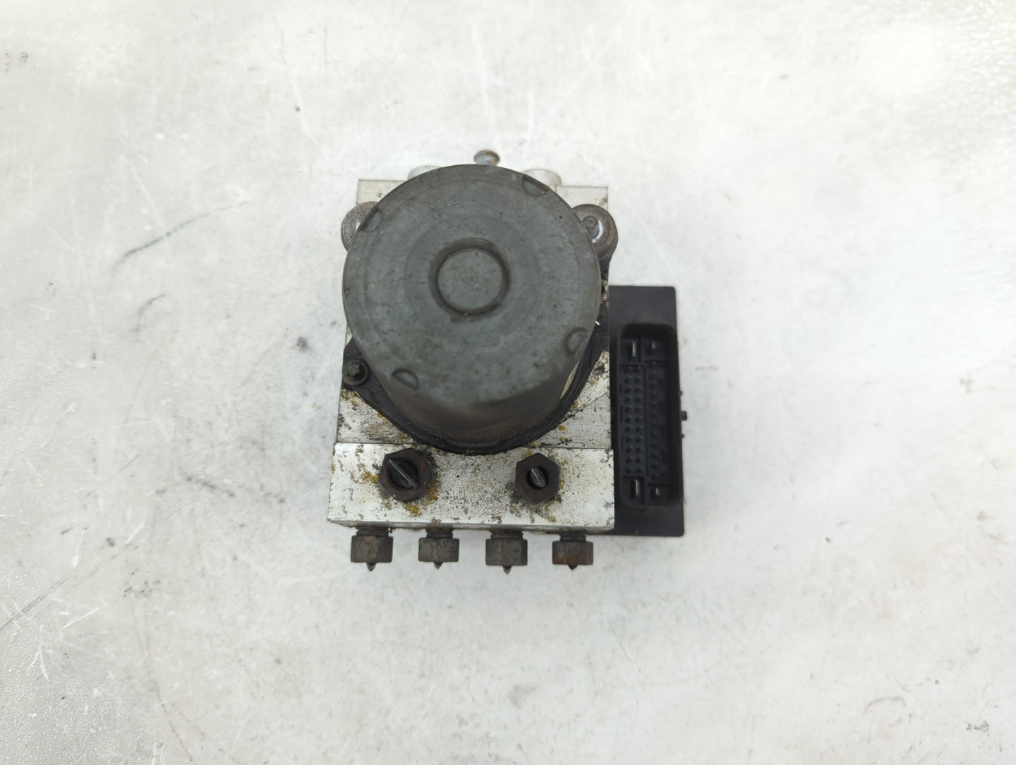 2017 Ford Expedition ABS Pump Control Module Replacement P/N:FL14-2C405-B Fits OEM Used Auto Parts - Oemusedautoparts1.com