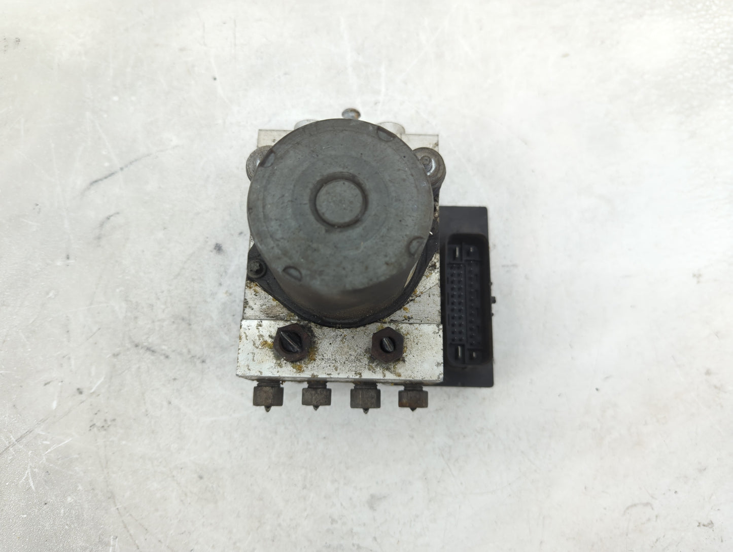 2017 Ford Expedition ABS Pump Control Module Replacement P/N:FL14-2C405-B Fits OEM Used Auto Parts - Oemusedautoparts1.com