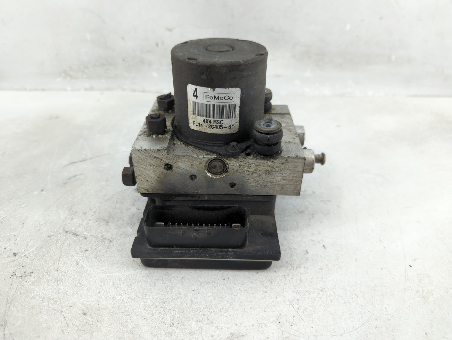 2017 Ford Expedition ABS Pump Control Module Replacement P/N:FL14-2C405-B Fits OEM Used Auto Parts - Oemusedautoparts1.com