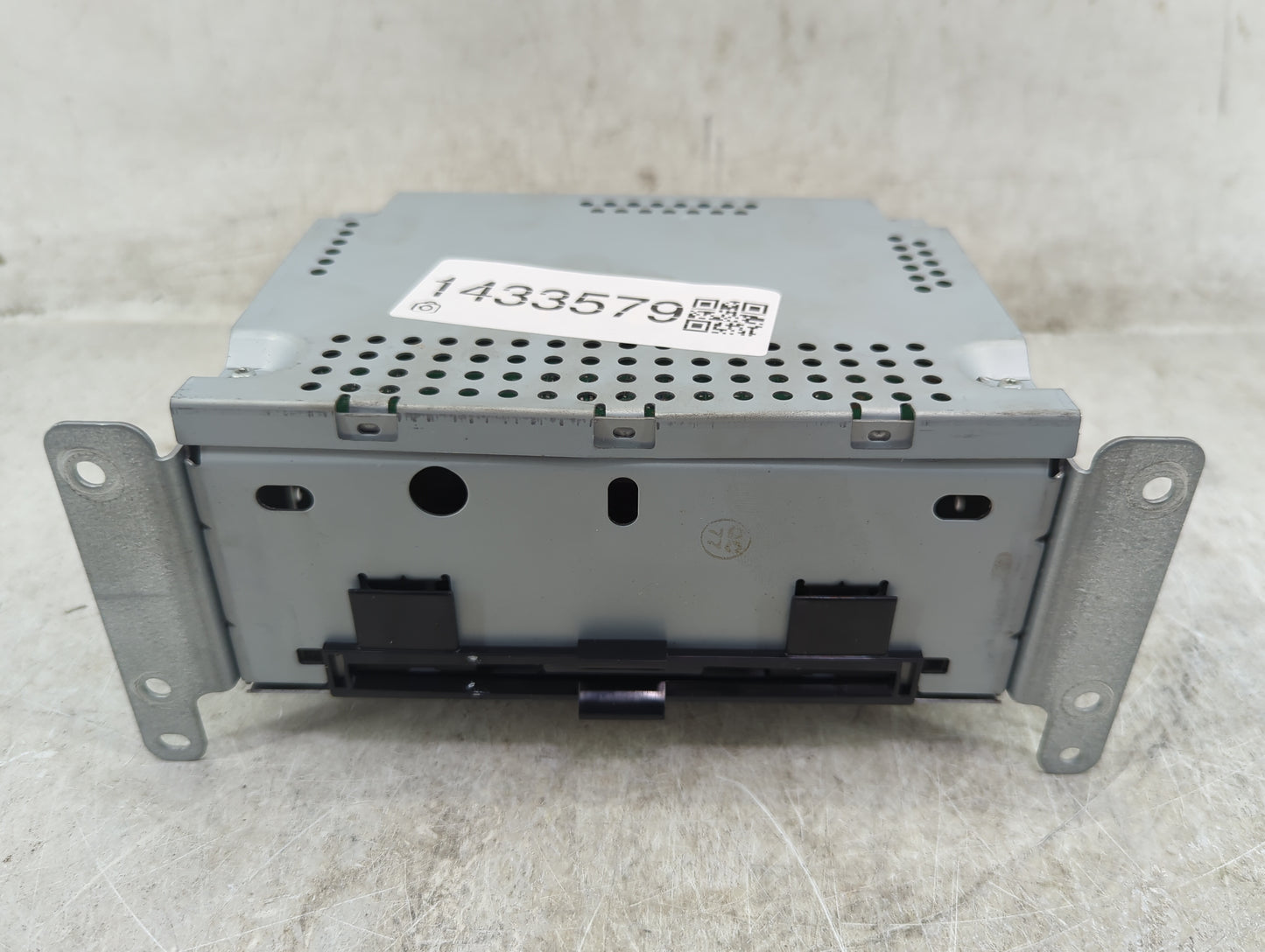2015-2017 Ford Expedition Radio AM FM Cd Player Receiver Replacement P/N:FL1T-19C107-CG Fits Fits 2015 2016 2017 OEM Used Au