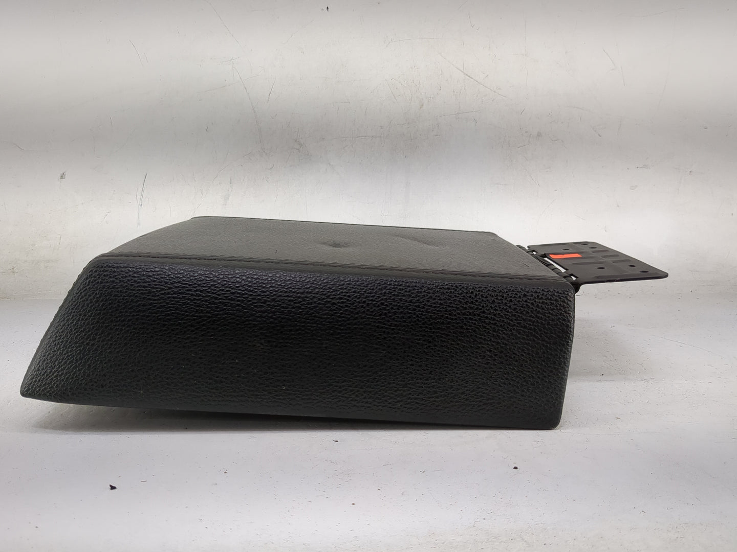 2017 Ford Expedition Center Console Armrest Cover Lid Fits OEM Used Auto Parts - Oemusedautoparts1.com