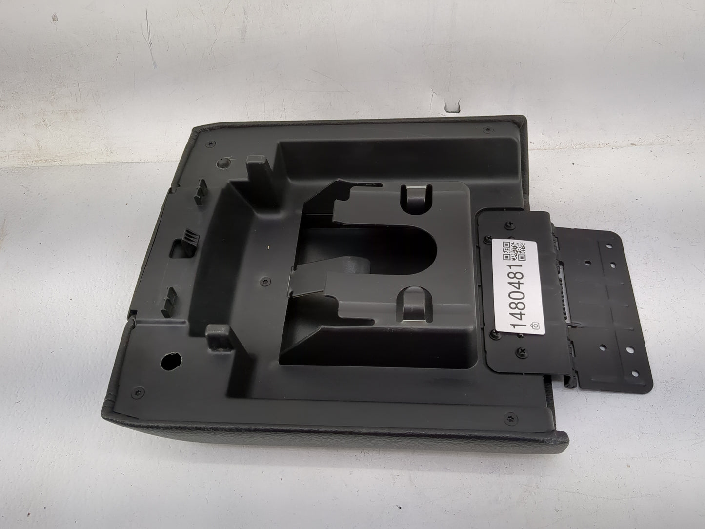2017 Ford Expedition Center Console Armrest Cover Lid Fits OEM Used Auto Parts - Oemusedautoparts1.com