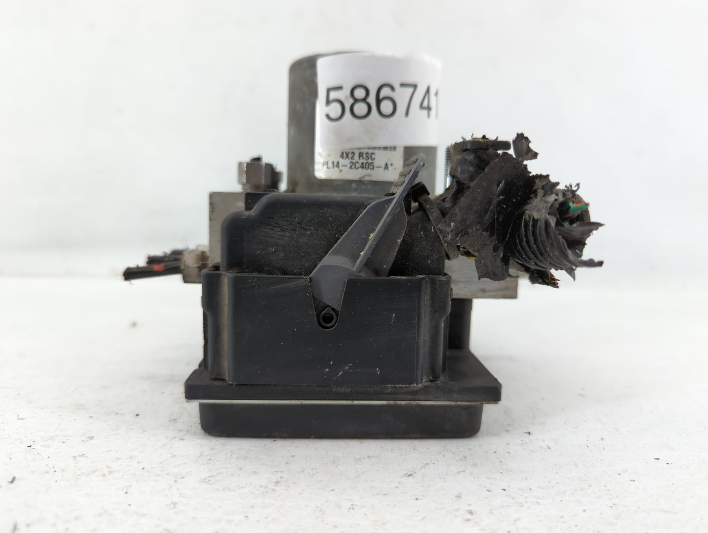 2017 Ford Expedition ABS Pump Control Module Replacement P/N:FL14-2C405-AE Fits OEM Used Auto Parts - Oemusedautoparts1.com