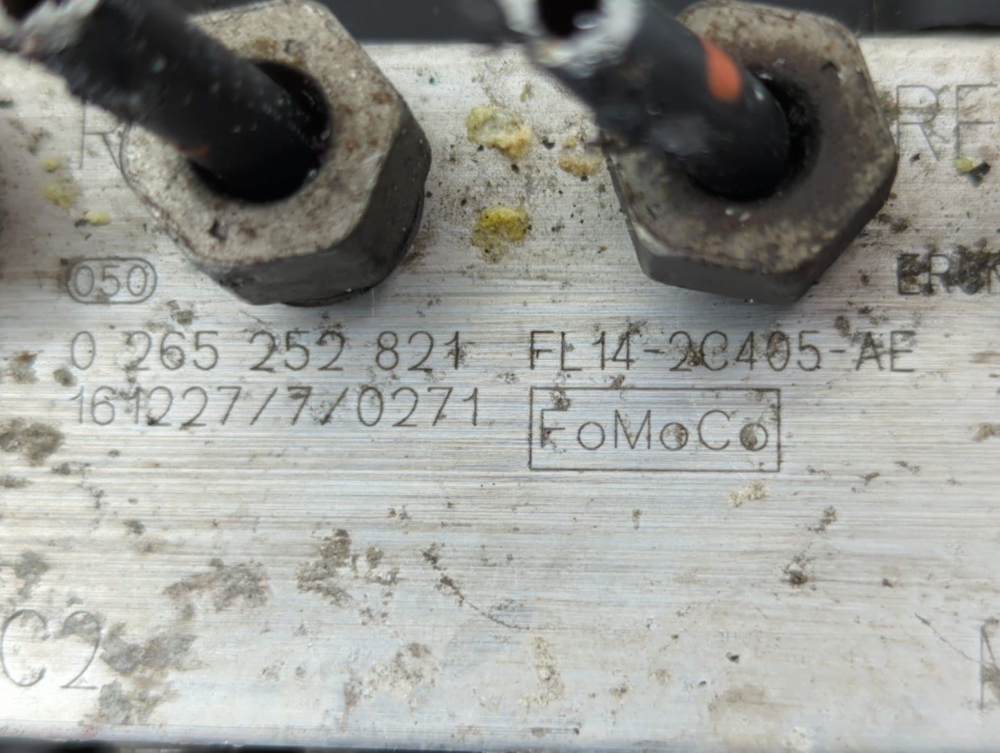 2017 Ford Expedition ABS Pump Control Module Replacement P/N:FL14-2C405-AE Fits OEM Used Auto Parts - Oemusedautoparts1.com