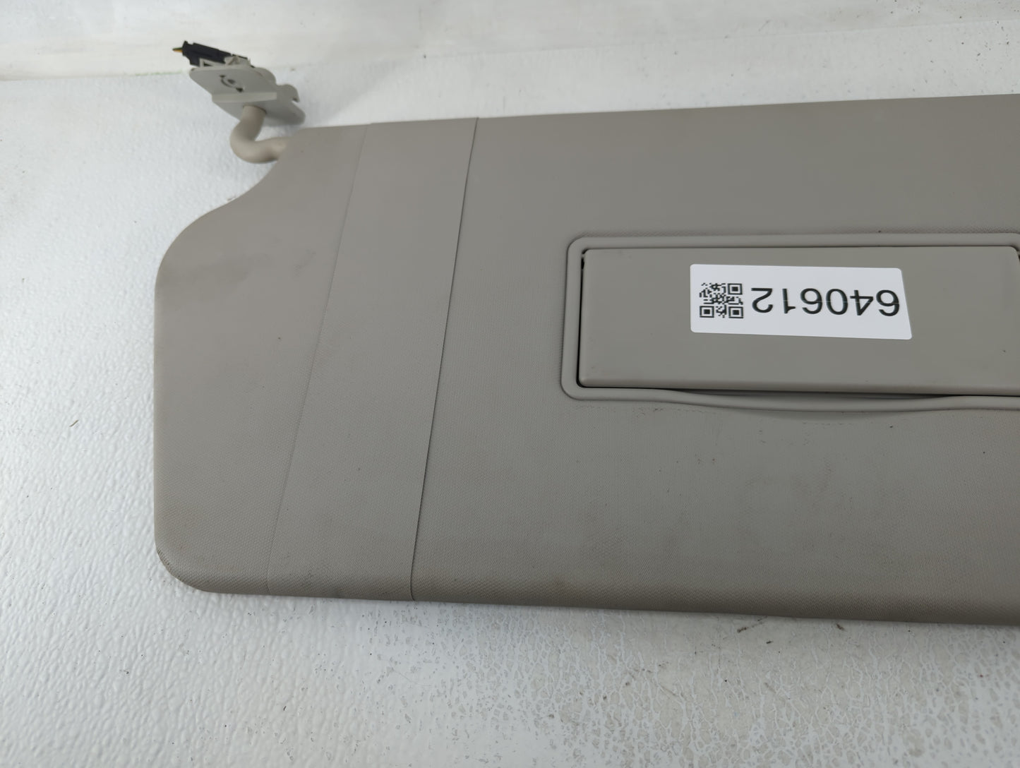 2017 Ford Expedition Sun Visor Shade Replacement Driver Left Mirror Fits OEM Used Auto Parts - Oemusedautoparts1.com