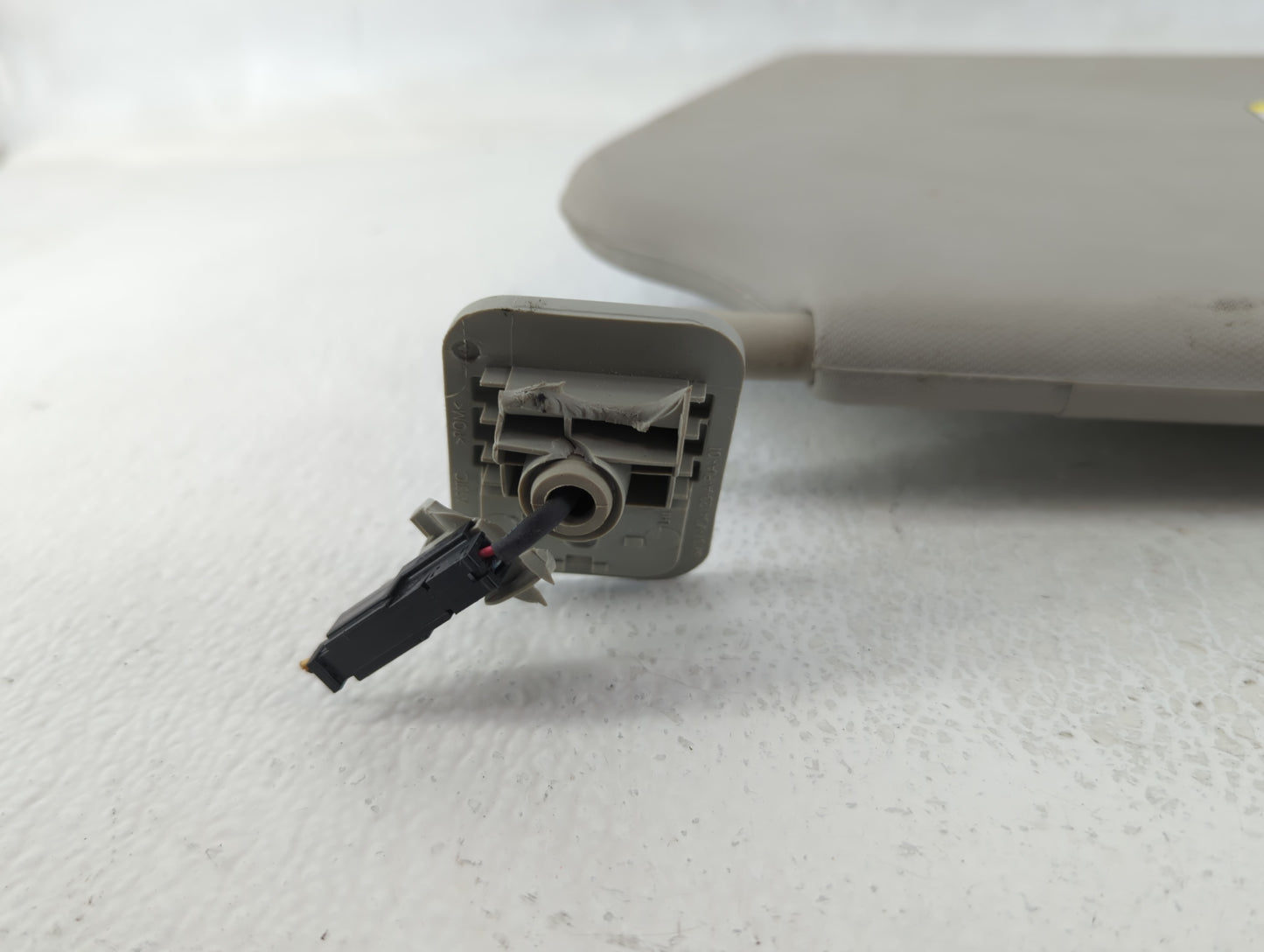 2017 Ford Expedition Sun Visor Shade Replacement Driver Left Mirror Fits OEM Used Auto Parts - Oemusedautoparts1.com