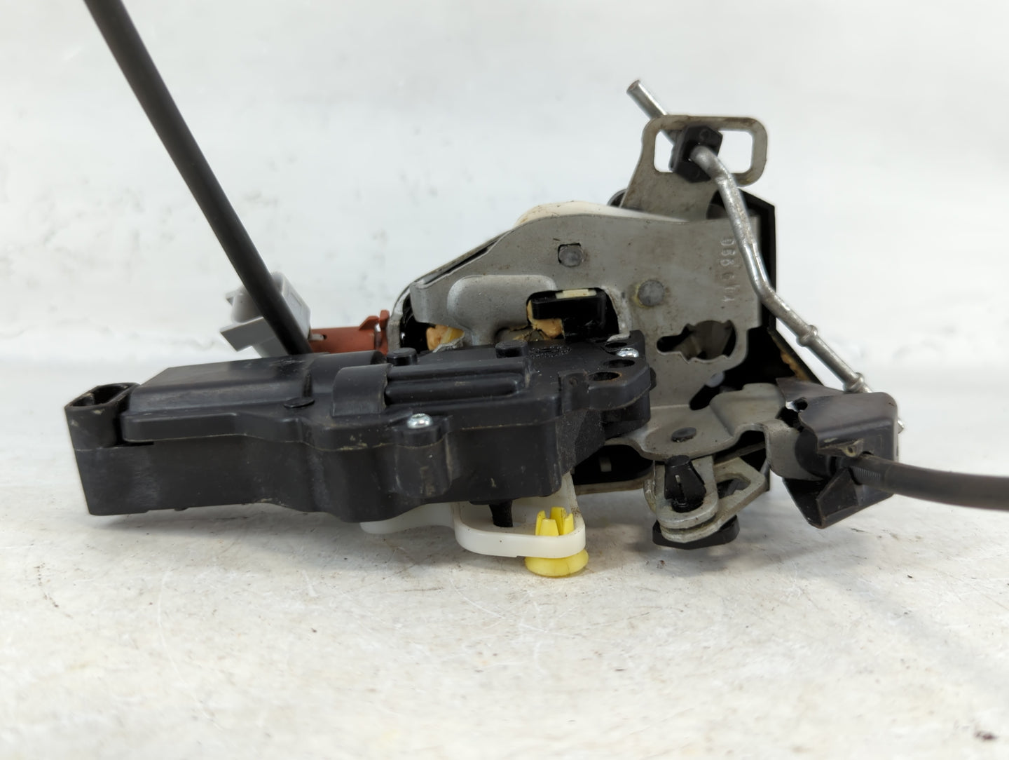 2017 Ford Expedition Front Right Passenger Lock Actuator 680382 - Oemusedautoparts1.com